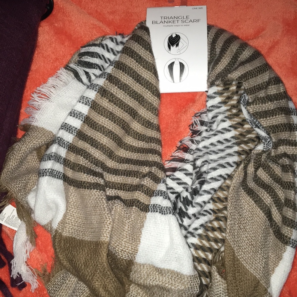Triangle Scarf 🧣
